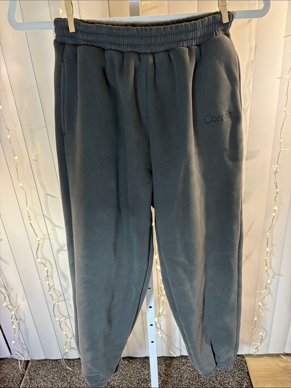 Comfrt Signature Kids Sweatpants Steel Grey XL. NWOT.      #17